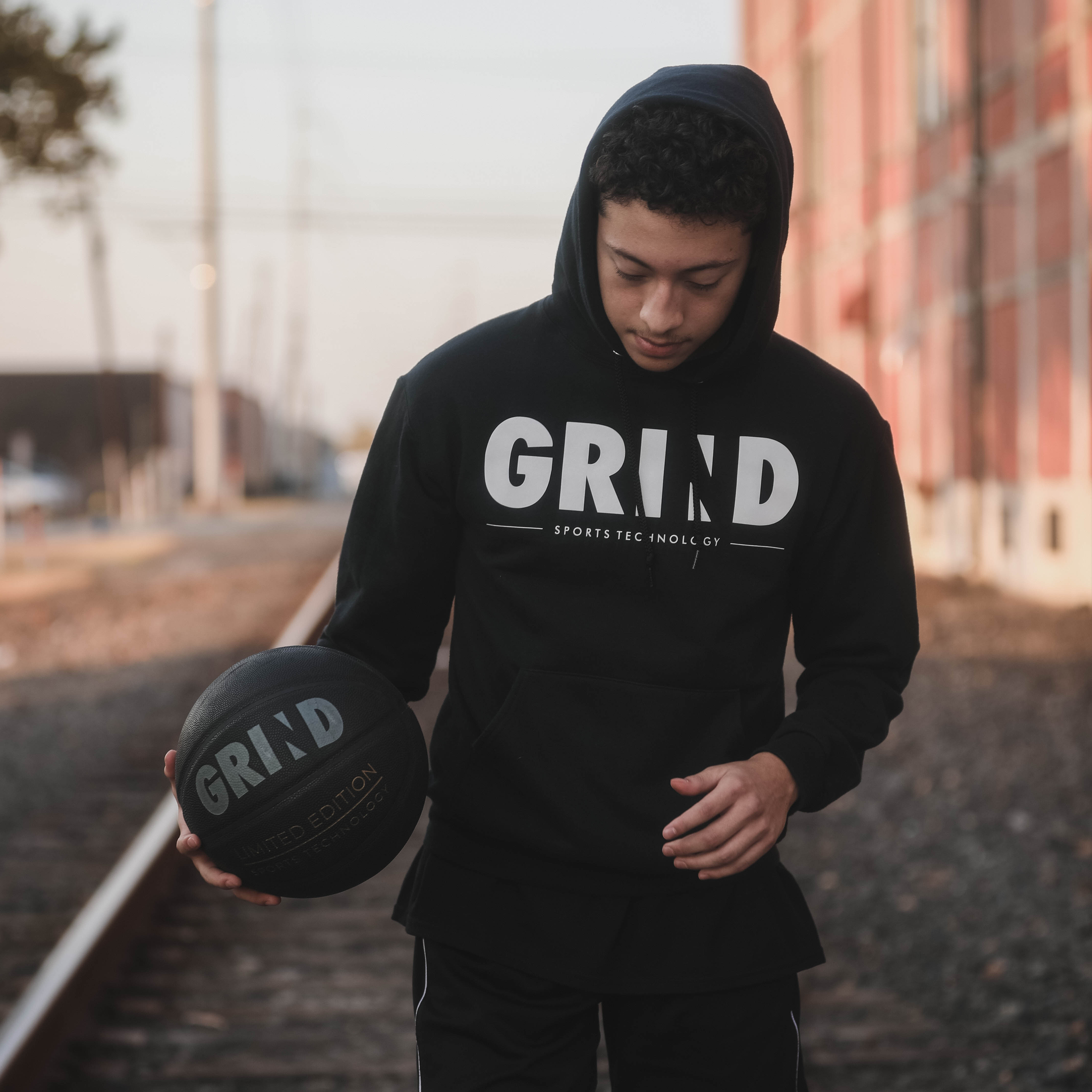 Sudadera con capucha reflectante